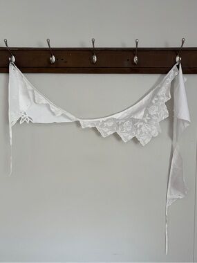 White Vintage Lace Bunting Garland 8 feet long